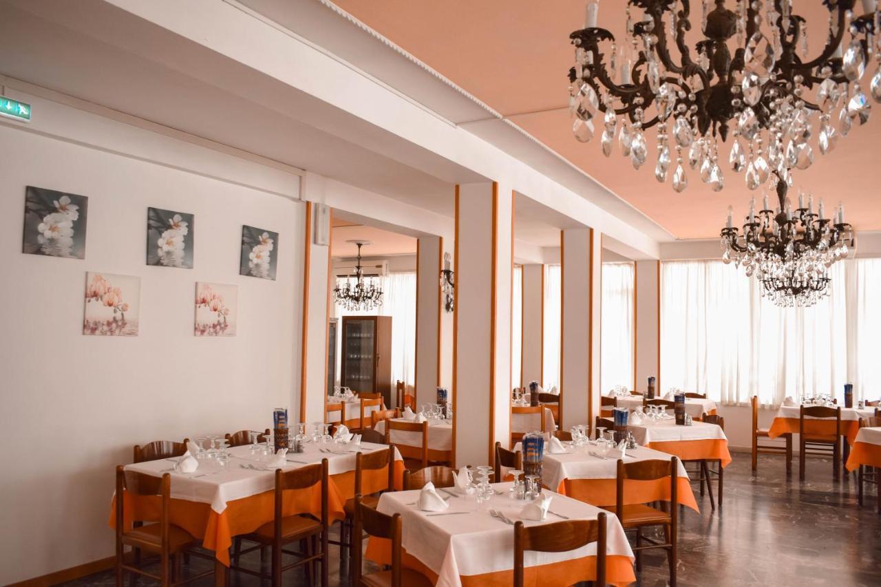 Hotel Zeus Червія Екстер'єр фото